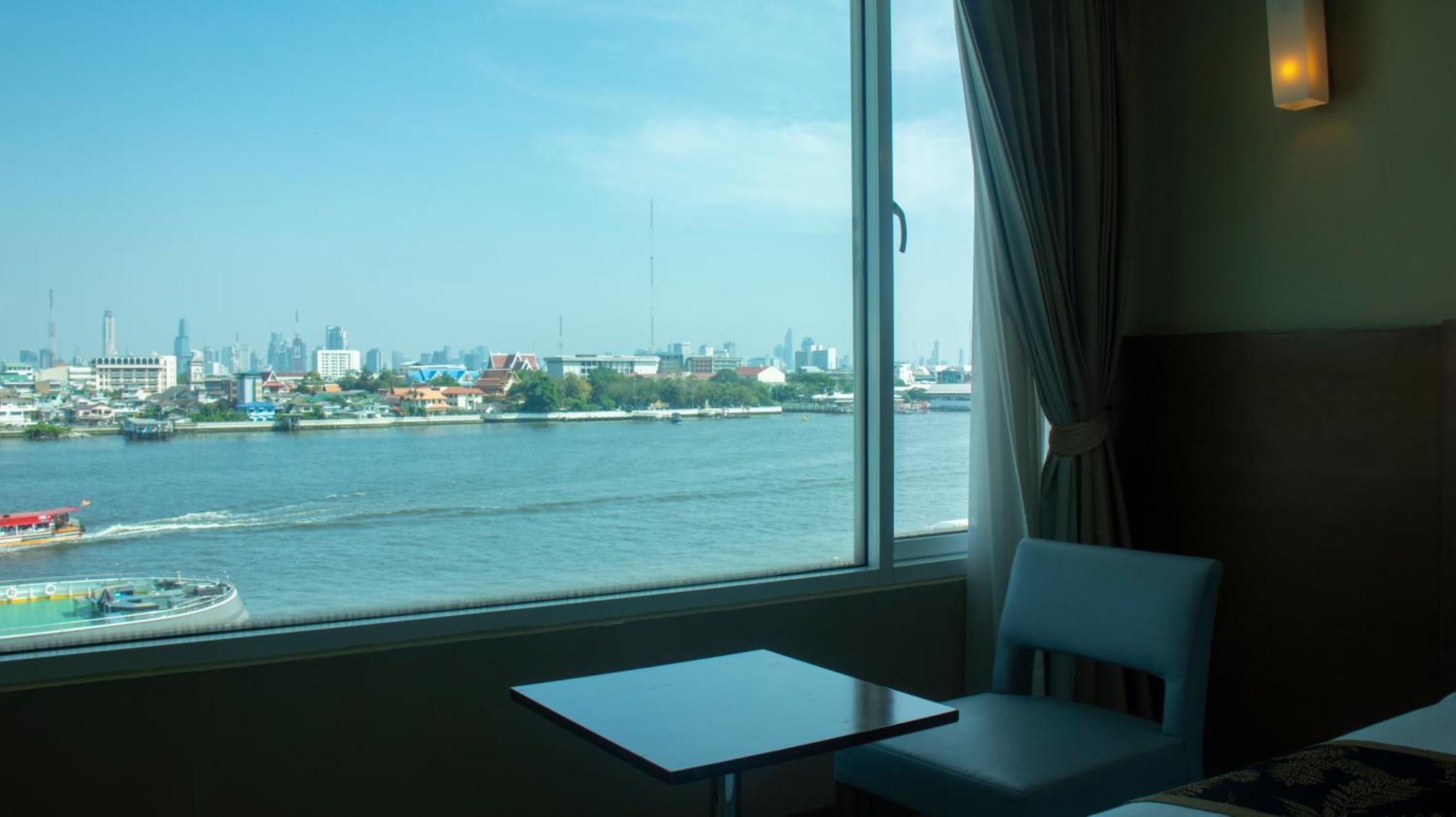 होटल Riverside Bangkok