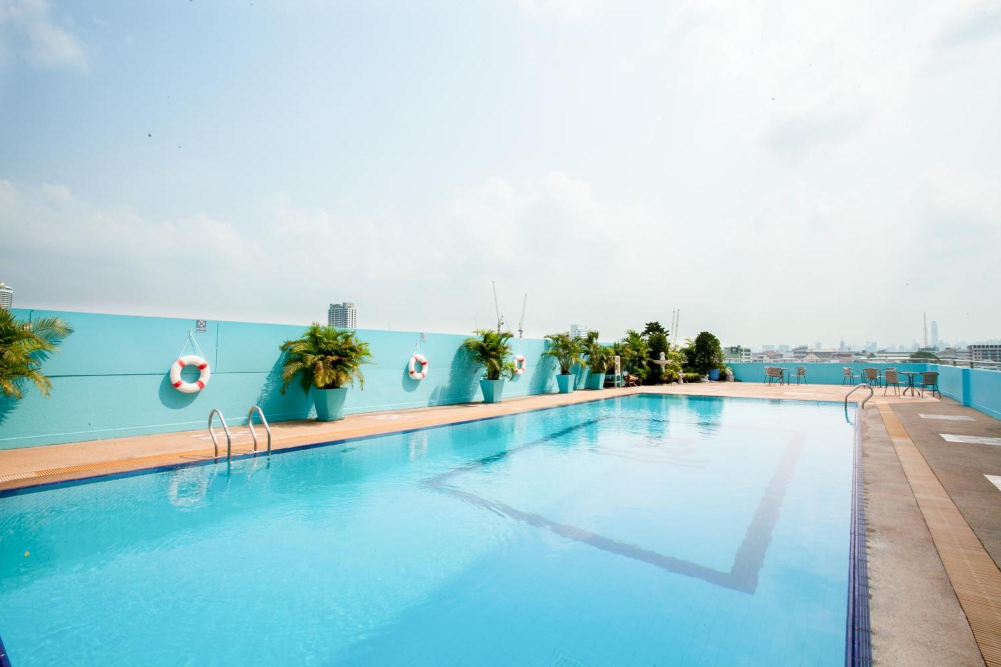 होटल Riverside 4*